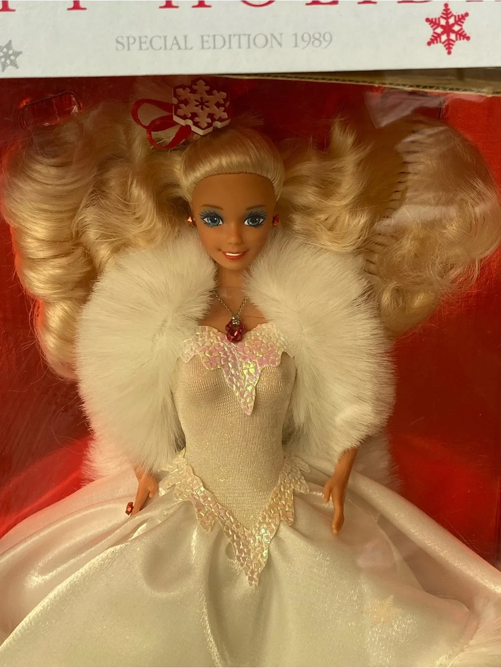 New Vintage Special Edition 1989 Happy Holiday Barbie Doll Damaged Packaging
